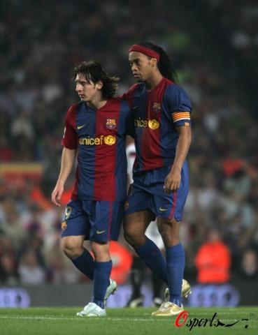 有力的发球 有力的发球